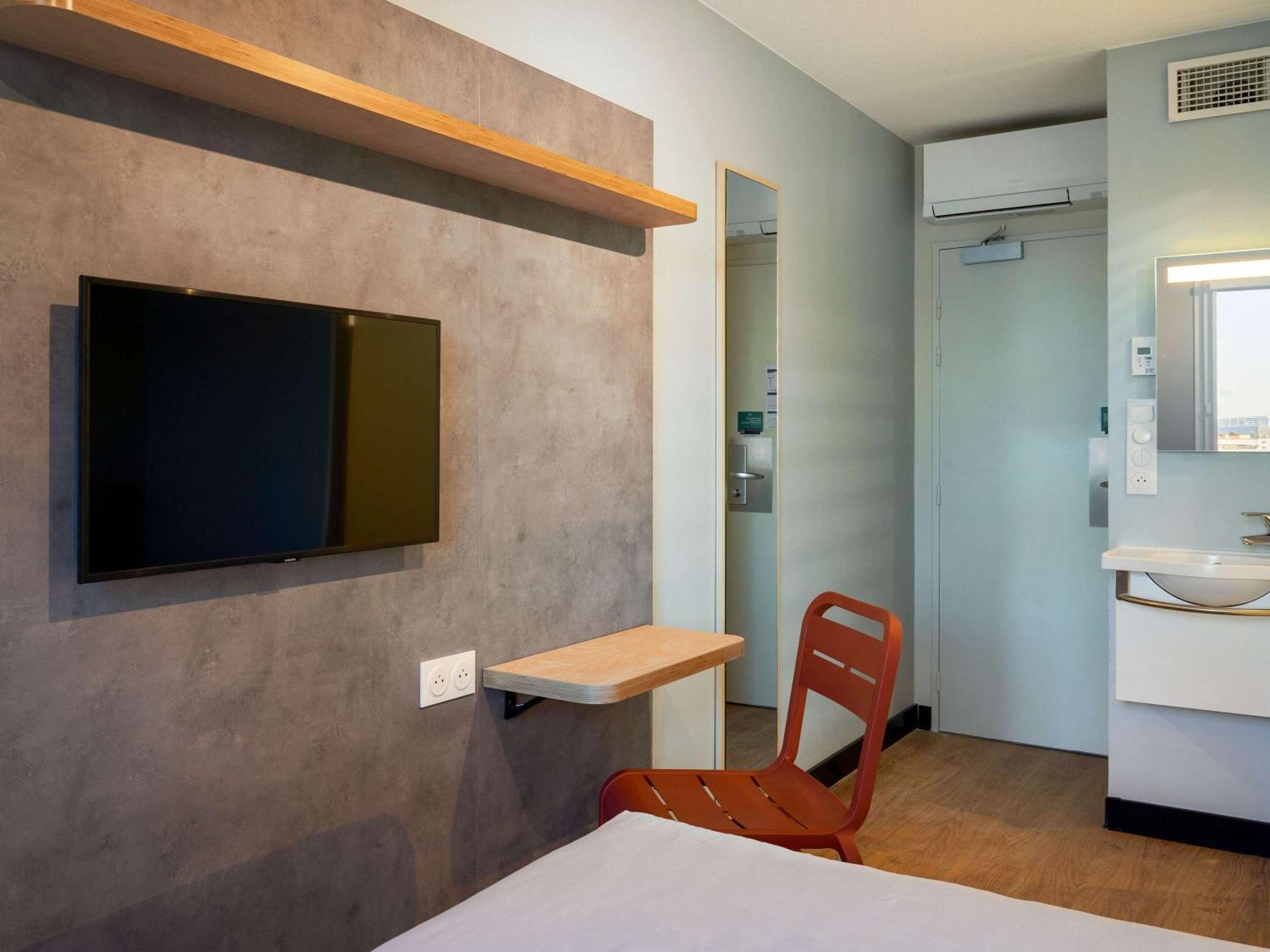 Ibis Budget Issy Les Moulineaux Paris Ouest Buitenkant foto